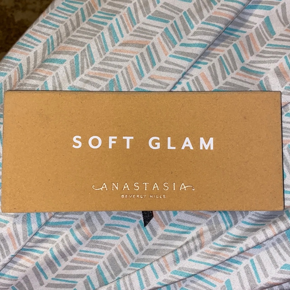 ABH Soft Glam Palette